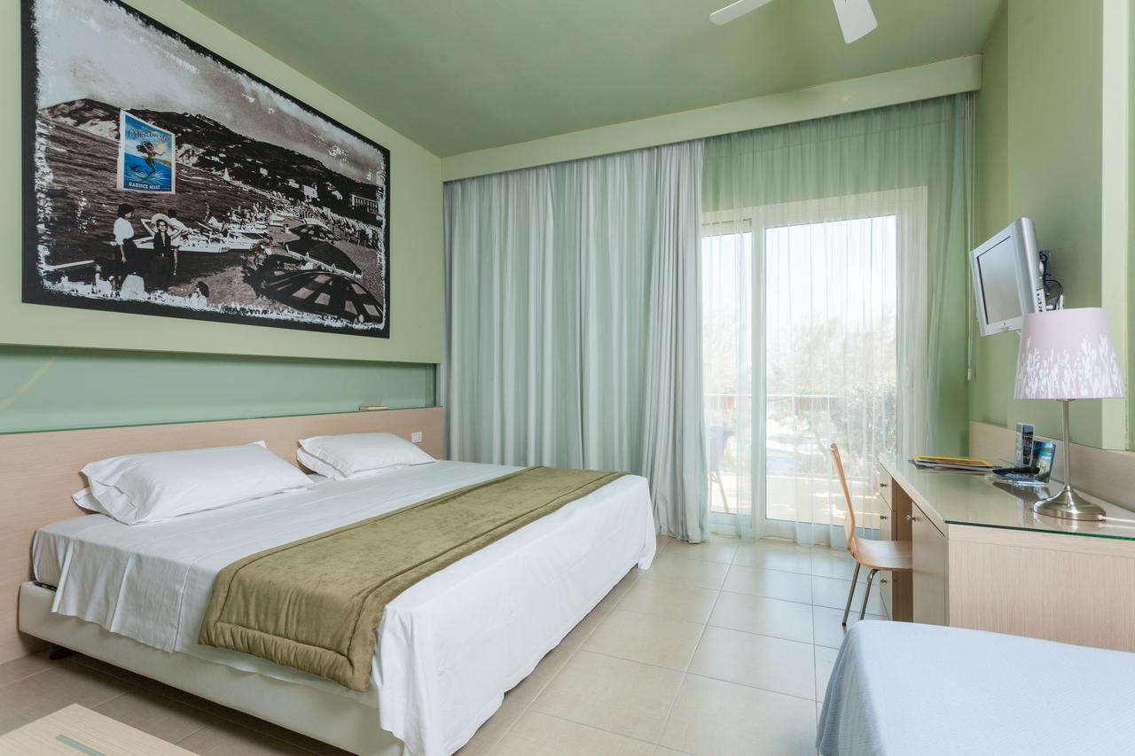 Hotel Resort Marinella Габичче-Маре Экстерьер фото